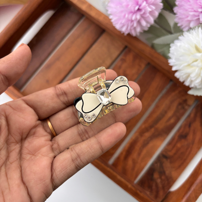 D Shape Bow Hair Claw – Medium