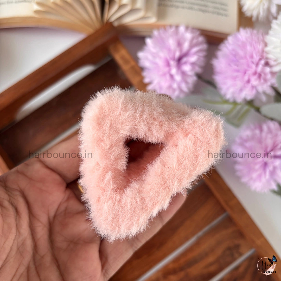 Triangular Fur Claw - Medium