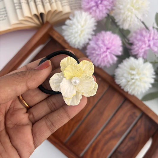 Sunny Pearl Flower Hair Tie