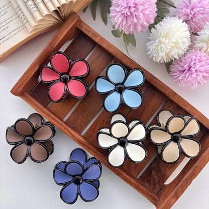 Daisy Flower Hair Claw – Large 🌼✨