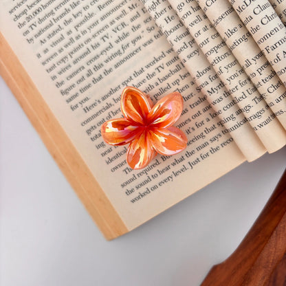 Glossy Lilly Hair Claw - Small