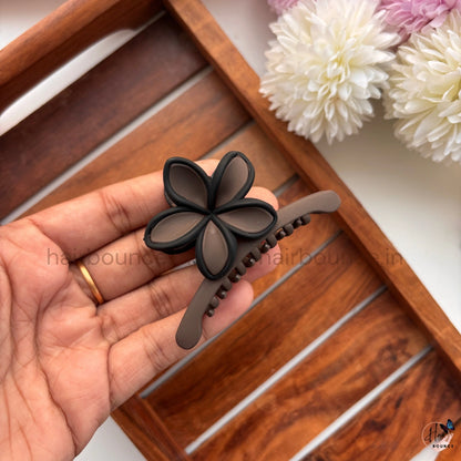 Matte Five Petal Flower Hair Claw – Medium