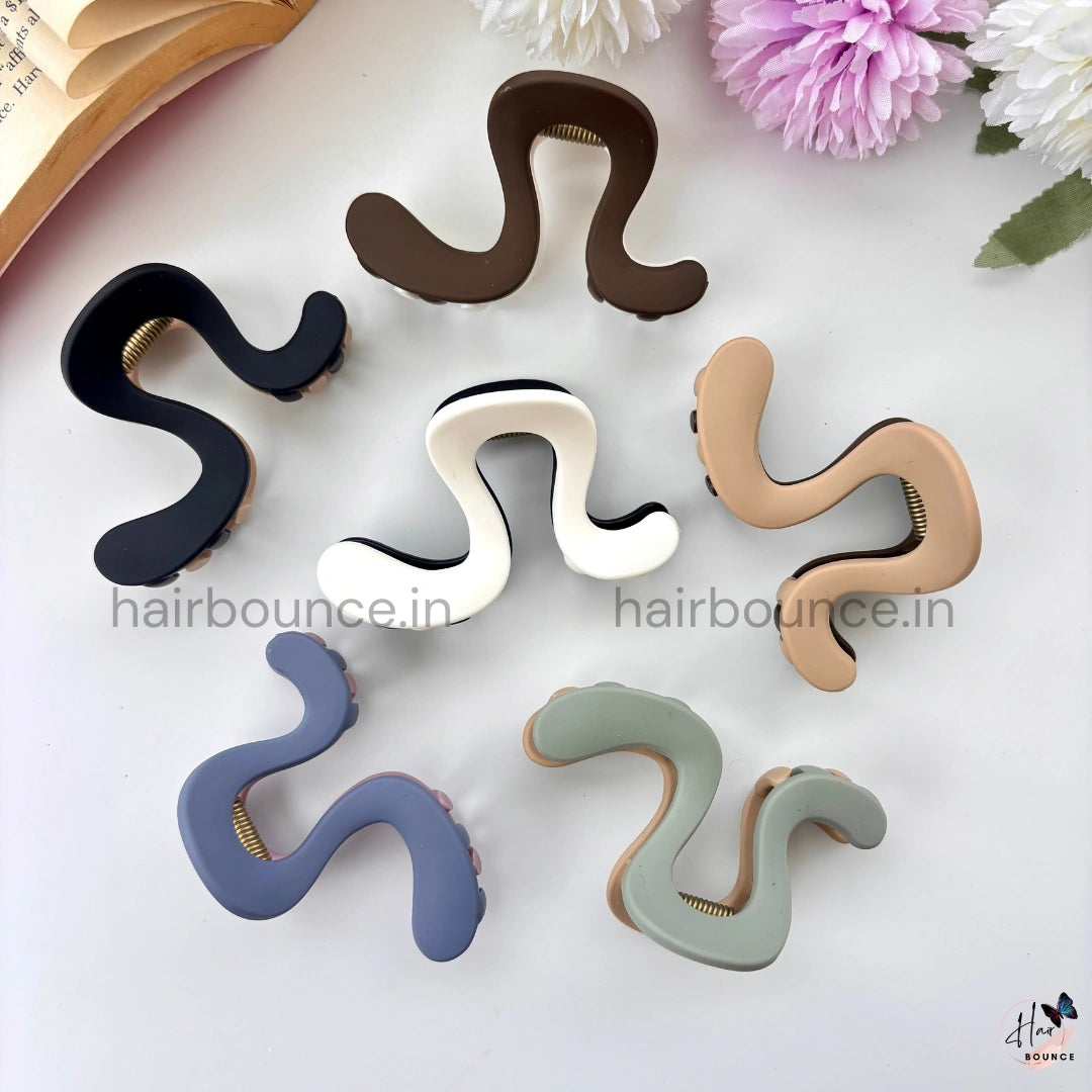 Dual-Colour Abstract Wave Hair Claw – Medium