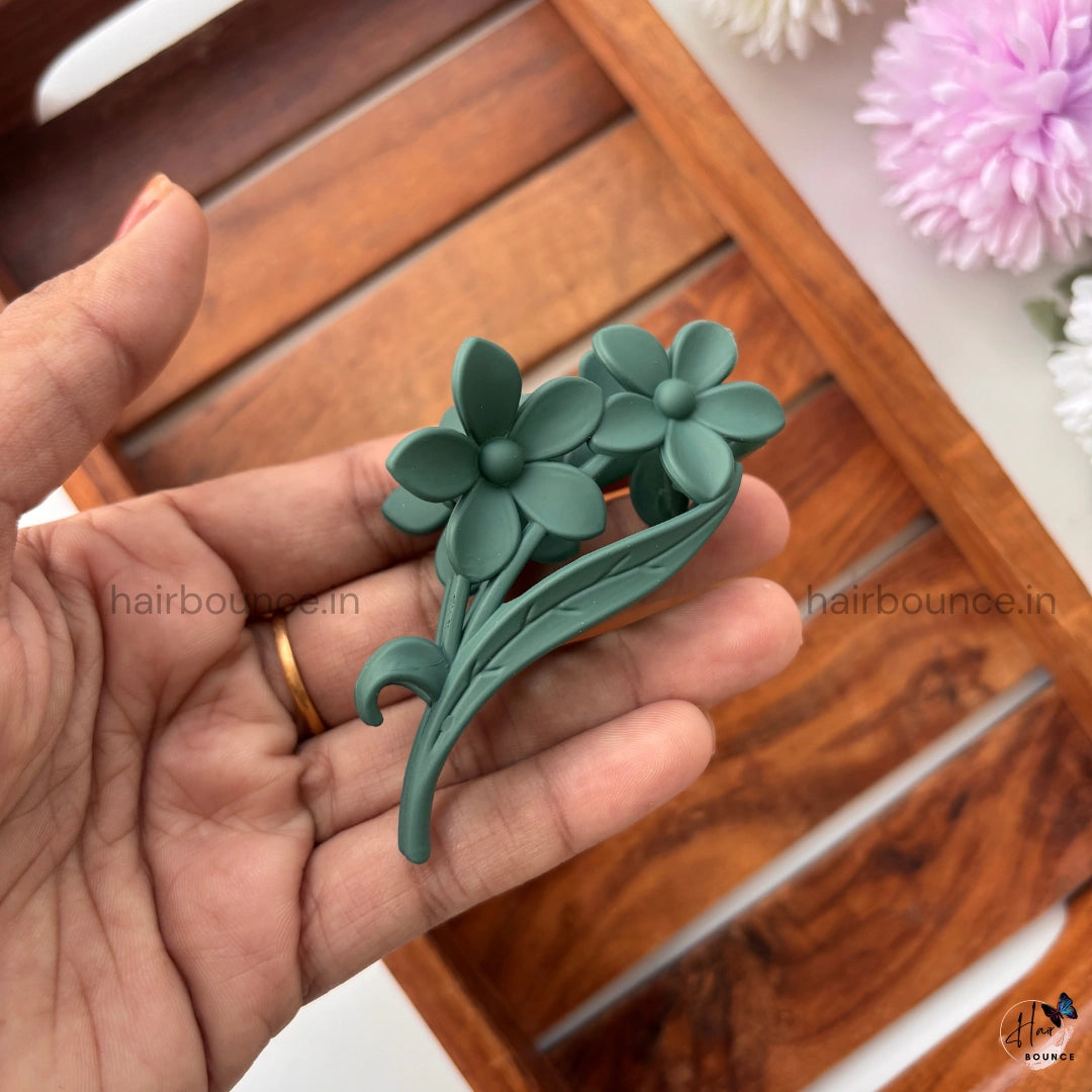 Floral Bloom Matte Hair Claw Clip – Medium 🌸✨