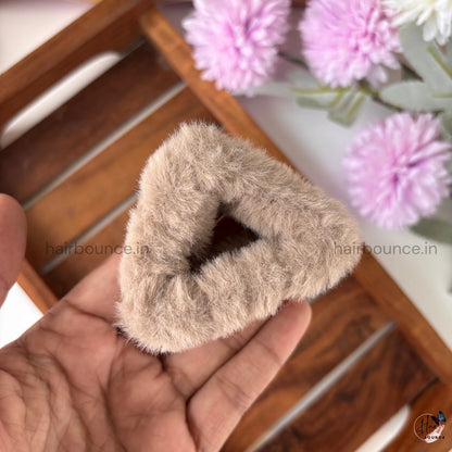 Triangular Fur Claw - Medium