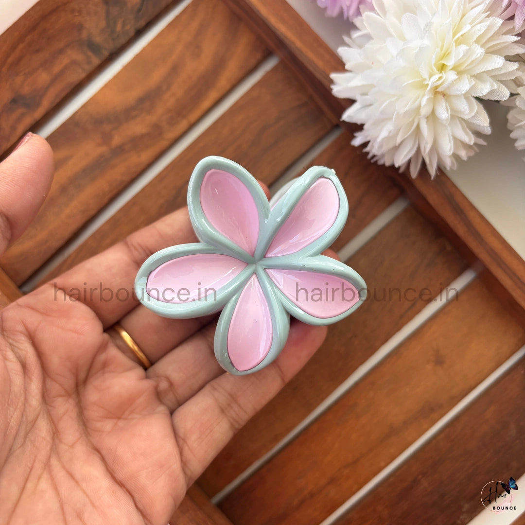 Pastel Lily Bloom Hair Claw – Medium