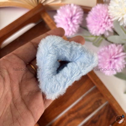 Triangular Fur Claw - Medium