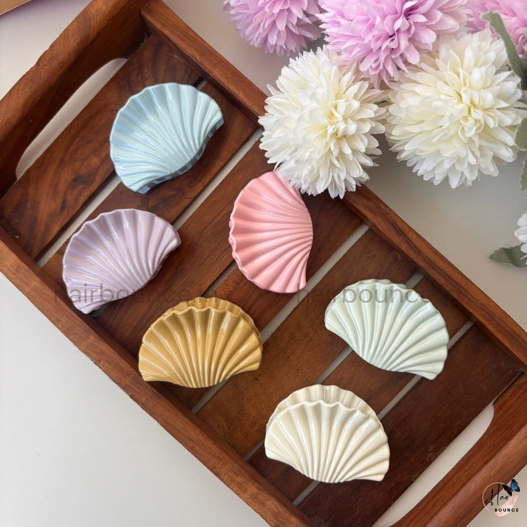 Pastel Seashell Hair Claw – Medium