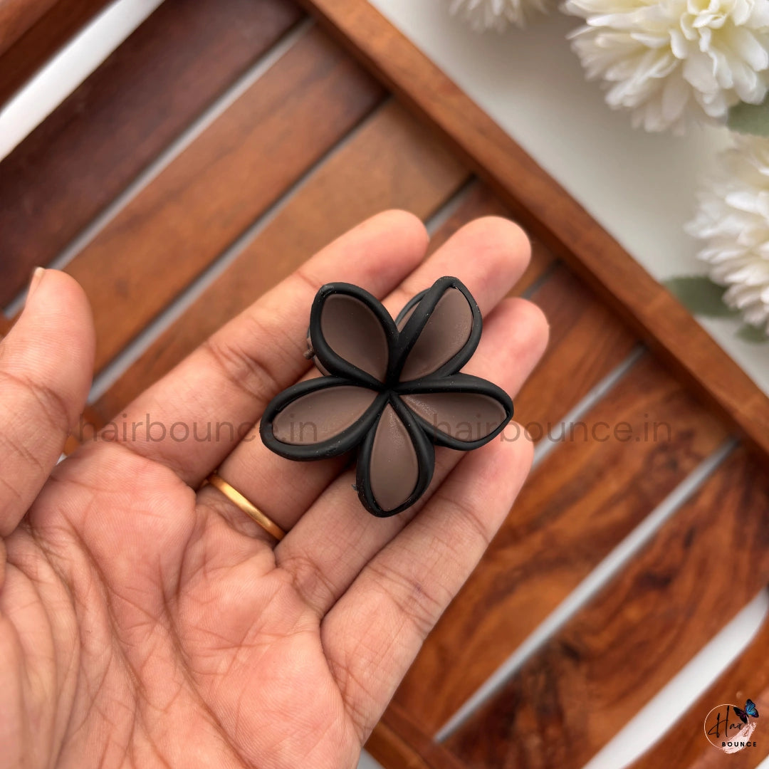 Glossy Lily Flower Hair Claw – Small