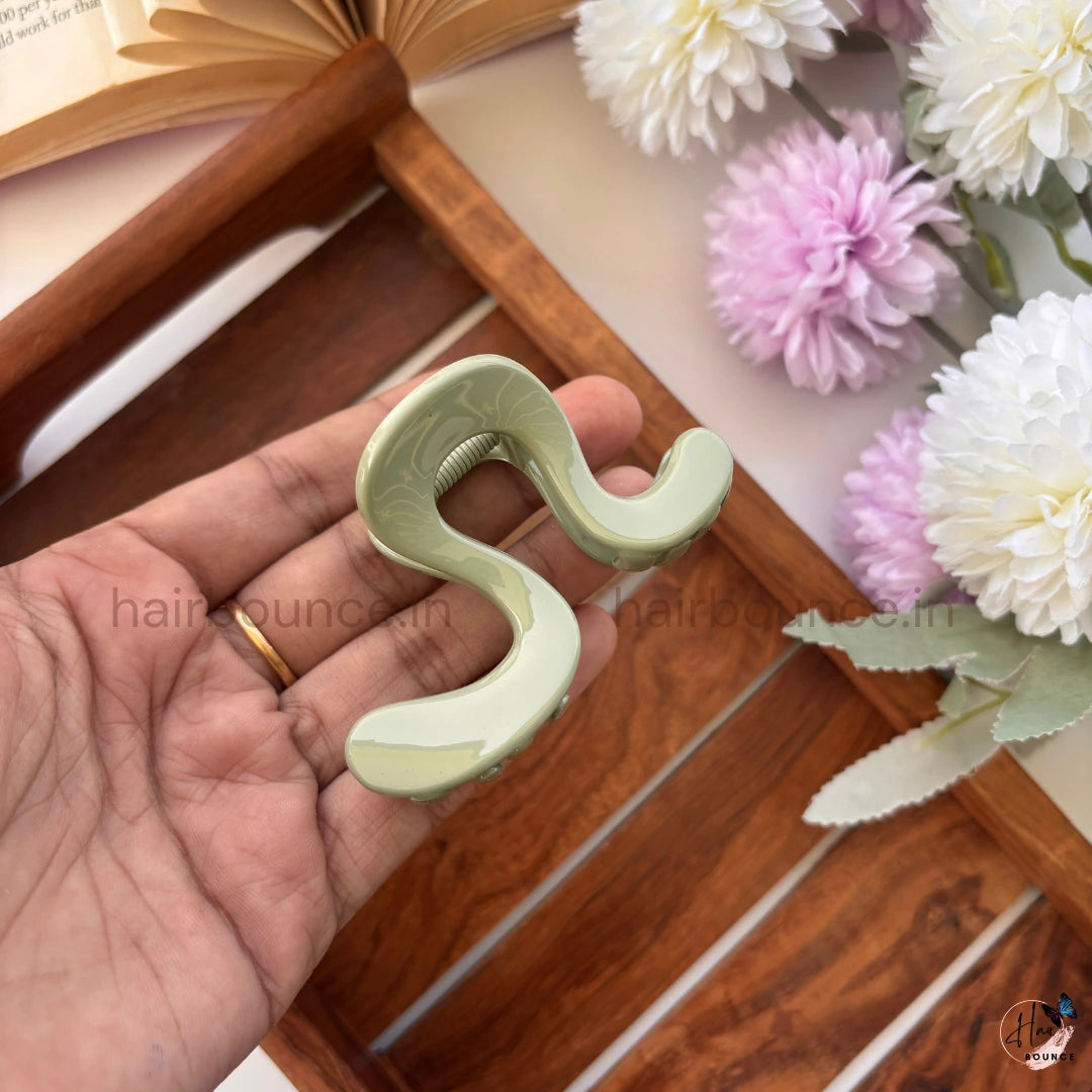 Wave Twist Hair Claw – Medium