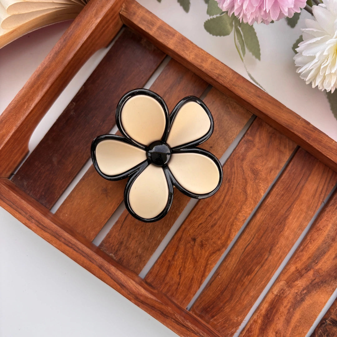 Daisy Flower Hair Claw – Large 🌼✨