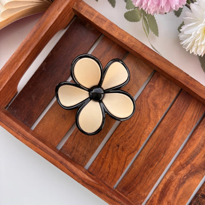 Daisy Flower Hair Claw – Large 🌼✨