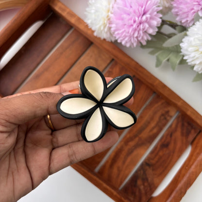 Matte Finish Outline Lilly Flower Hair Claw - Medium