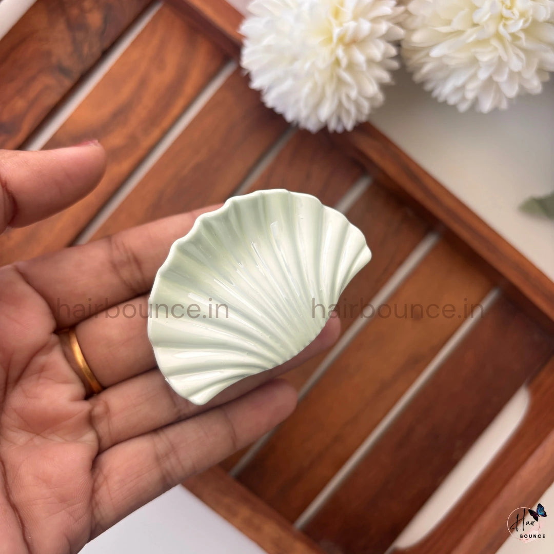 Pastel Seashell Hair Claw – Medium