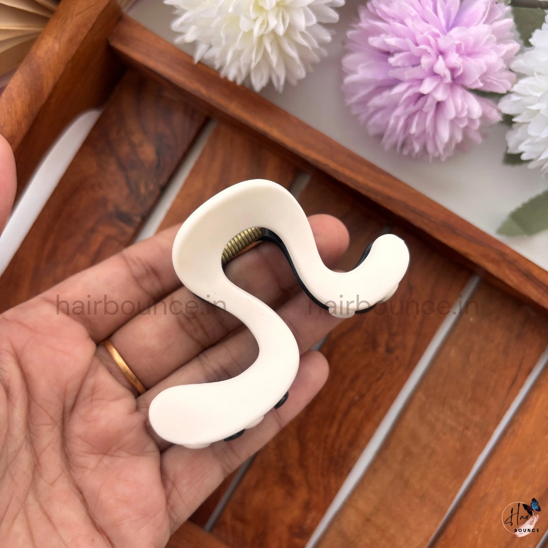 Dual-Colour Abstract Wave Hair Claw – Medium