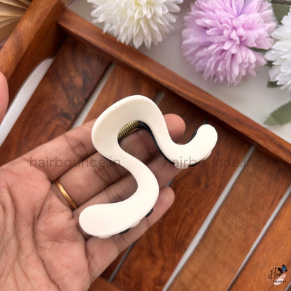 Dual-Colour Abstract Wave Hair Claw – Medium