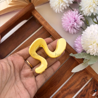 Wave Twist Hair Claw – Medium