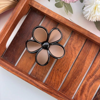 Daisy Flower Hair Claw – Large 🌼✨