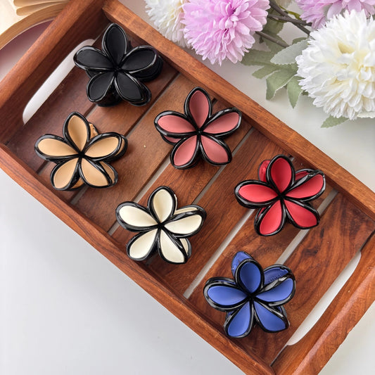 Glossy Outline Lilly Flower Hair Claw - Medium