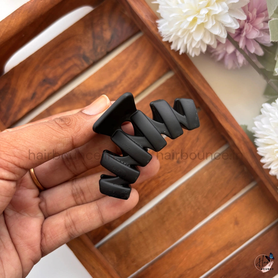 Matte Zigzag Hair Claw – Medium