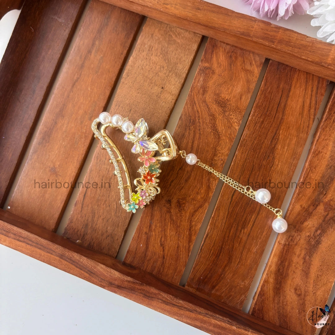 Moonlight Pearl Trail Hanging Hair Claw – Medium