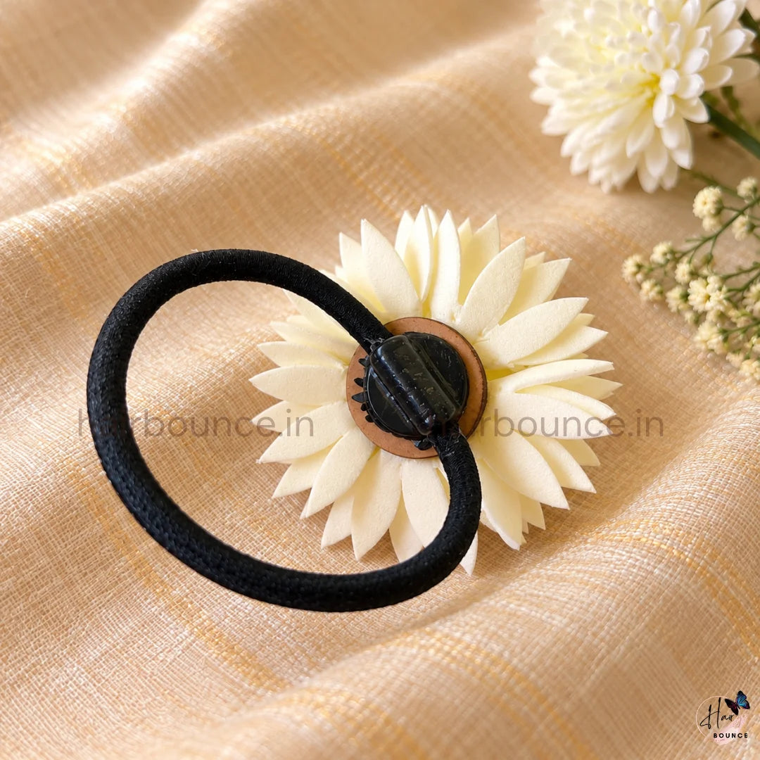 Iruvachi Poo Floral Hair Rubber Band with Green Stone