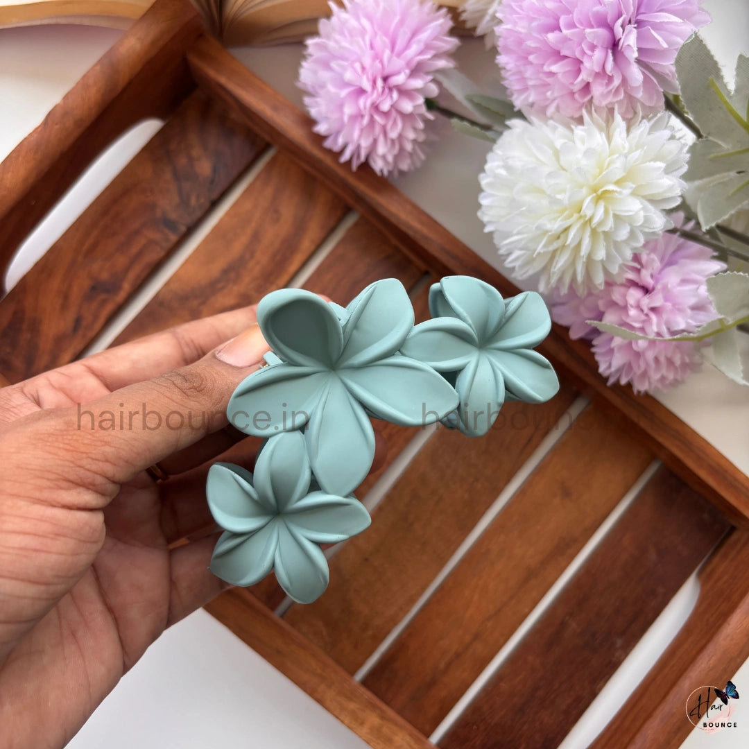 Matte Triple Blossom Hair Claw – Large