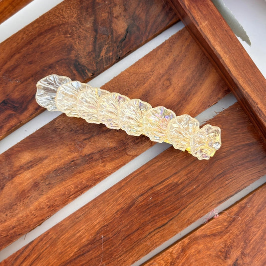 Glassy Glow Center Clip