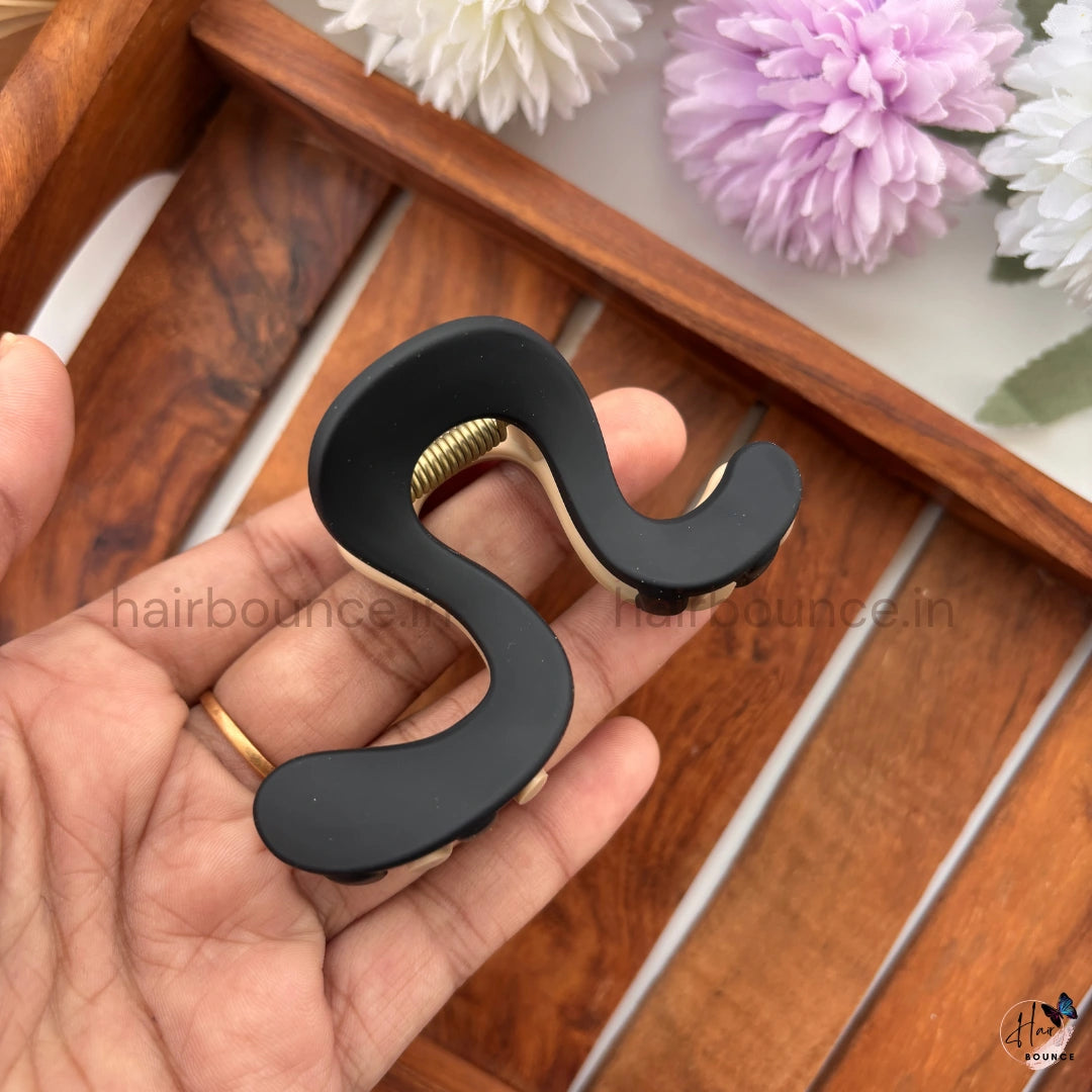 Dual-Colour Abstract Wave Hair Claw – Medium
