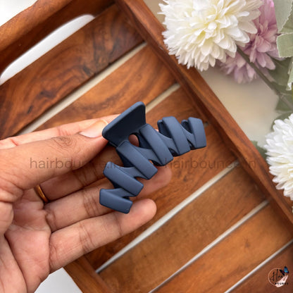 Matte Zigzag Hair Claw – Medium