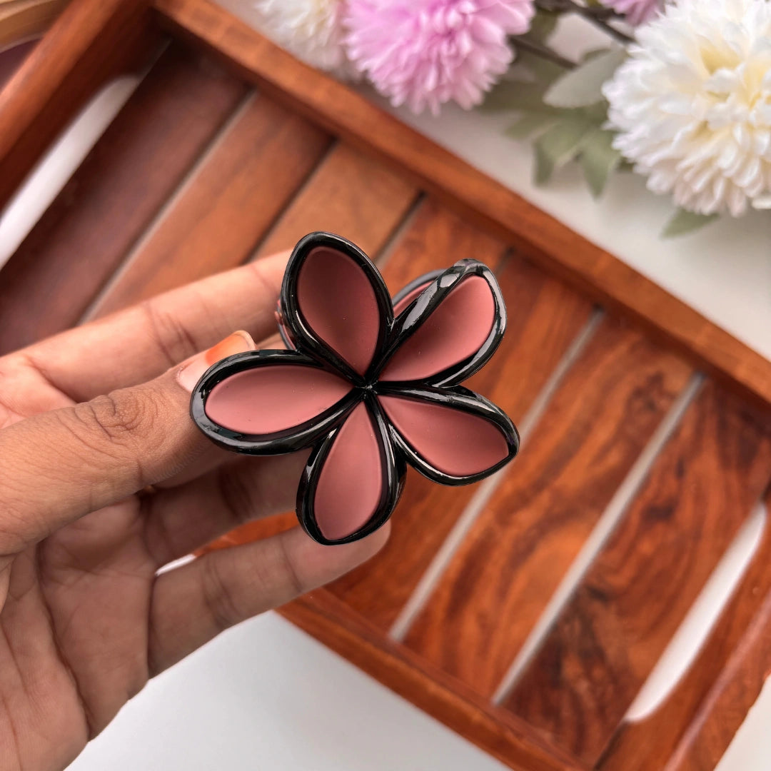 Glossy Outline Lilly Flower Hair Claw - Medium