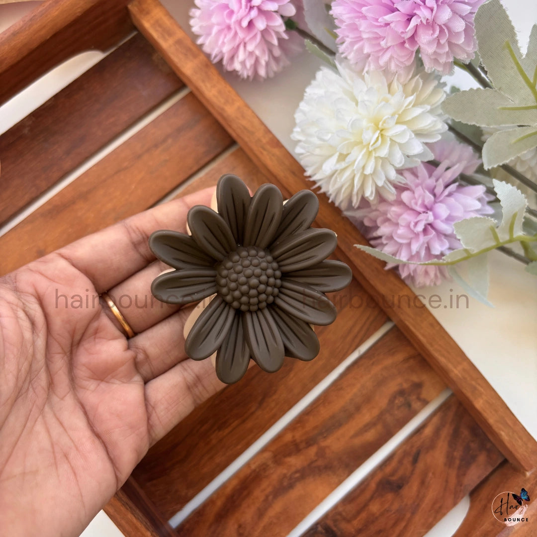 Bloom Dual-Tone Hair Claw – Medium