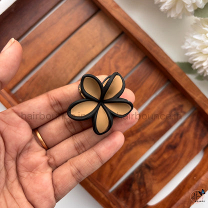 Glossy Lily Flower Hair Claw – Small