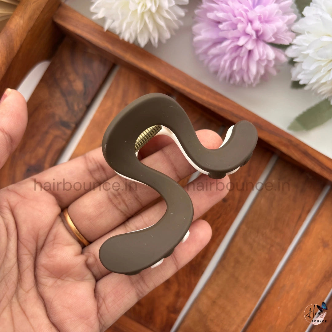 Dual-Colour Abstract Wave Hair Claw – Medium