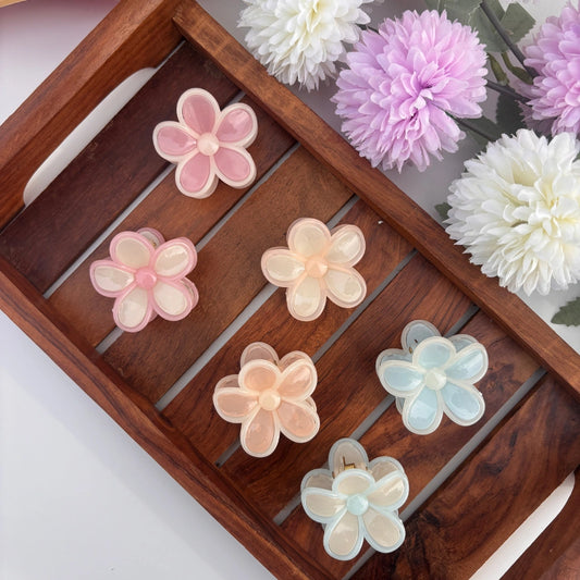 🌼 Dual Colour Daisy Hair Claw – Small