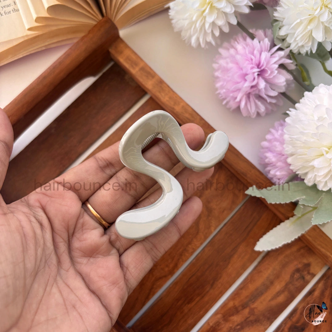 Wave Twist Hair Claw – Medium