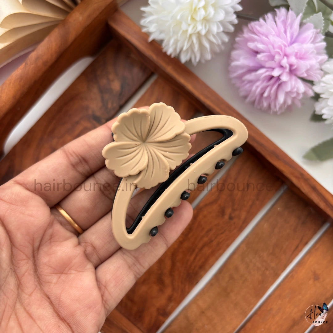 Dual-Colour Floral Accent Hair Claw – Medium