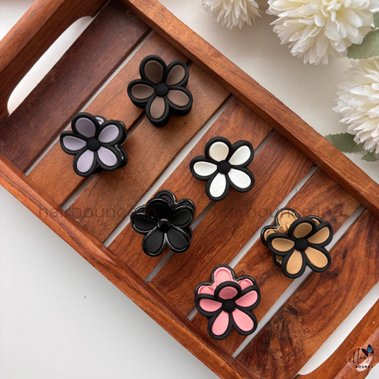 Matte Daisy Flower Hair Claw – Small