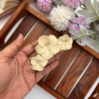 Matte Hibiscus Bloom Hair Claw – Large