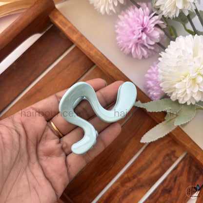 Wave Twist Hair Claw – Medium