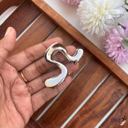 Metal Wave Hair Claw – Medium