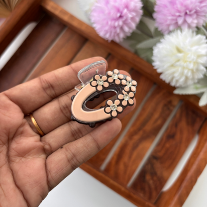 Oval Daisy Hair Claw – Medium