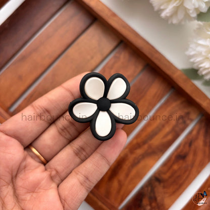 Matte Daisy Flower Hair Claw – Small