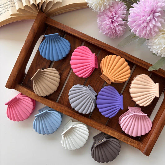 Matte Shell Hair Claw – Medium