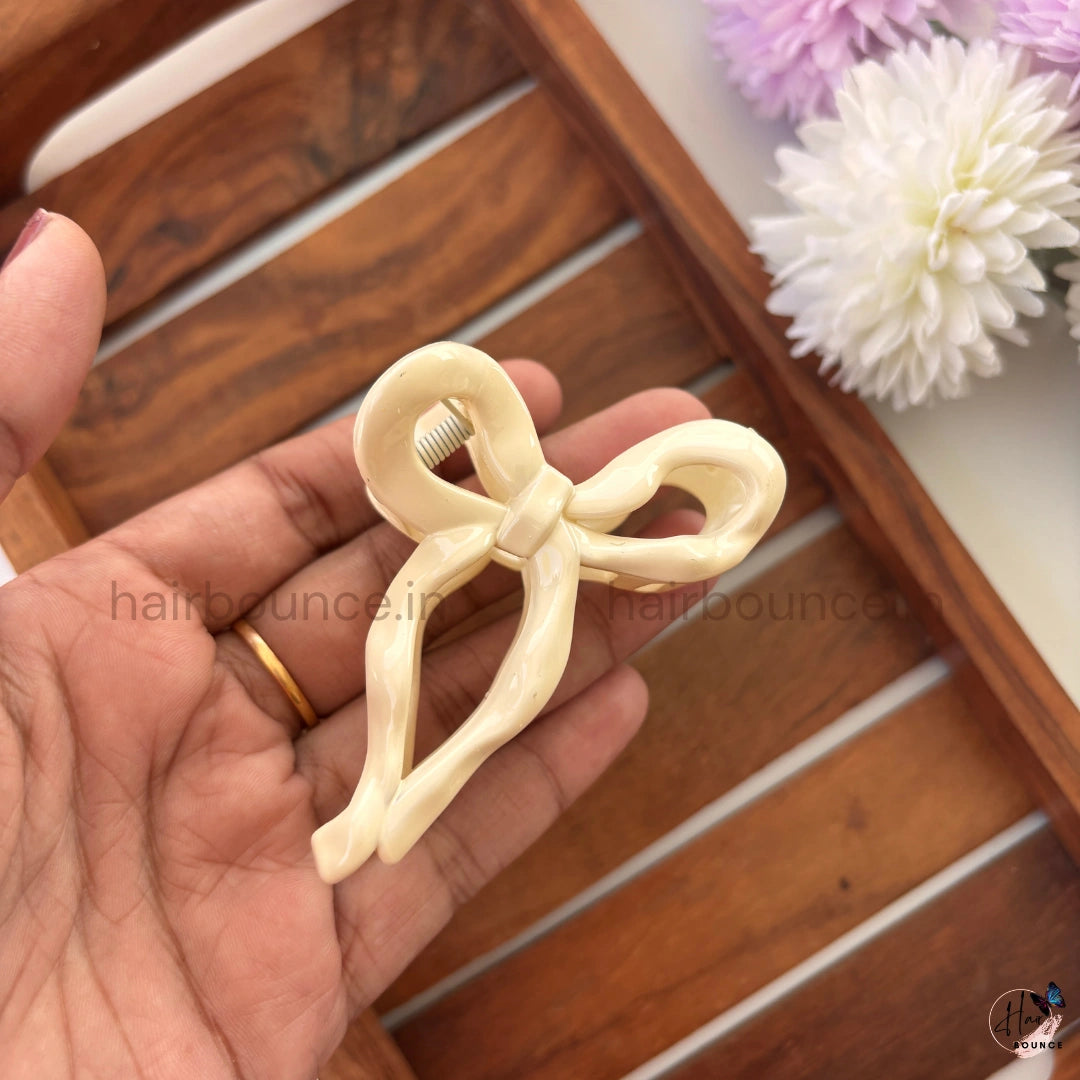 Glossy Ribbon Bow Hair Claw – Medium