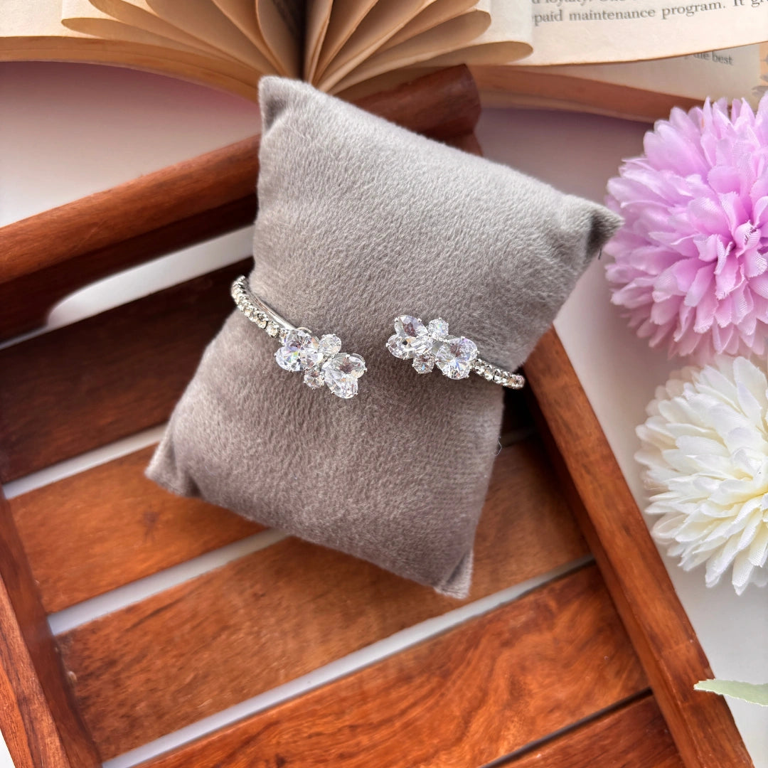✨ Elegant Crystal Bracelet – Adjustable