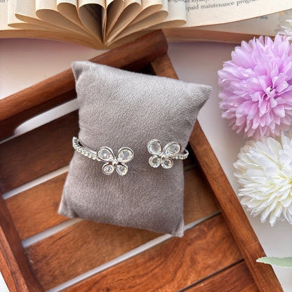 ✨ Elegant Crystal Bracelet – Adjustable