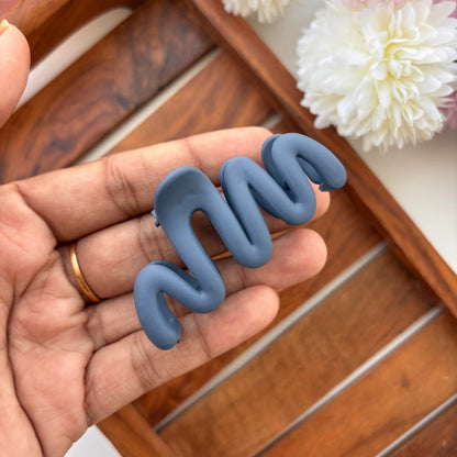 🎨 Pastel Wave Hair Claw – Medium