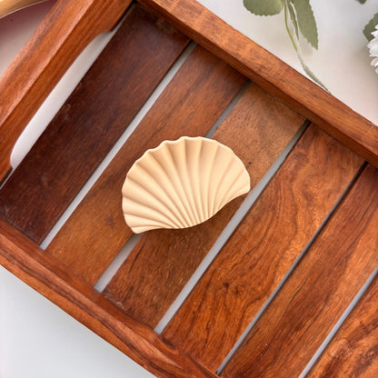 SeaShell Matte Hair Claw – Medium 🐚✨