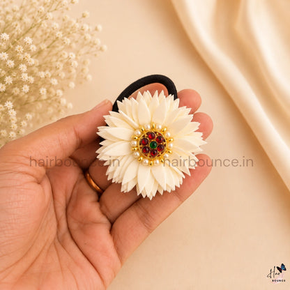 Traditional White Floral Kemp Stone Rubber Band